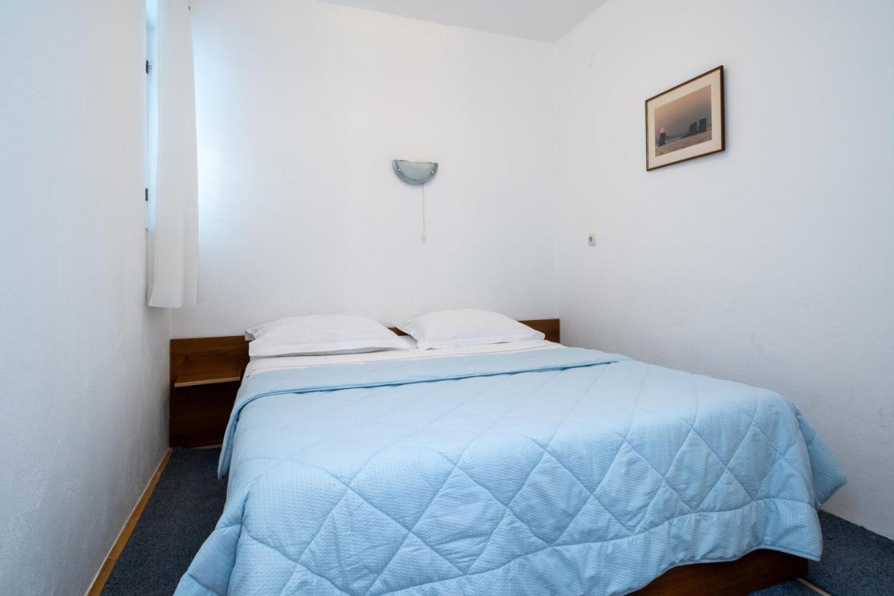 Apartments By The Sea Sukosan, Zadar - 5863 Екстер'єр фото