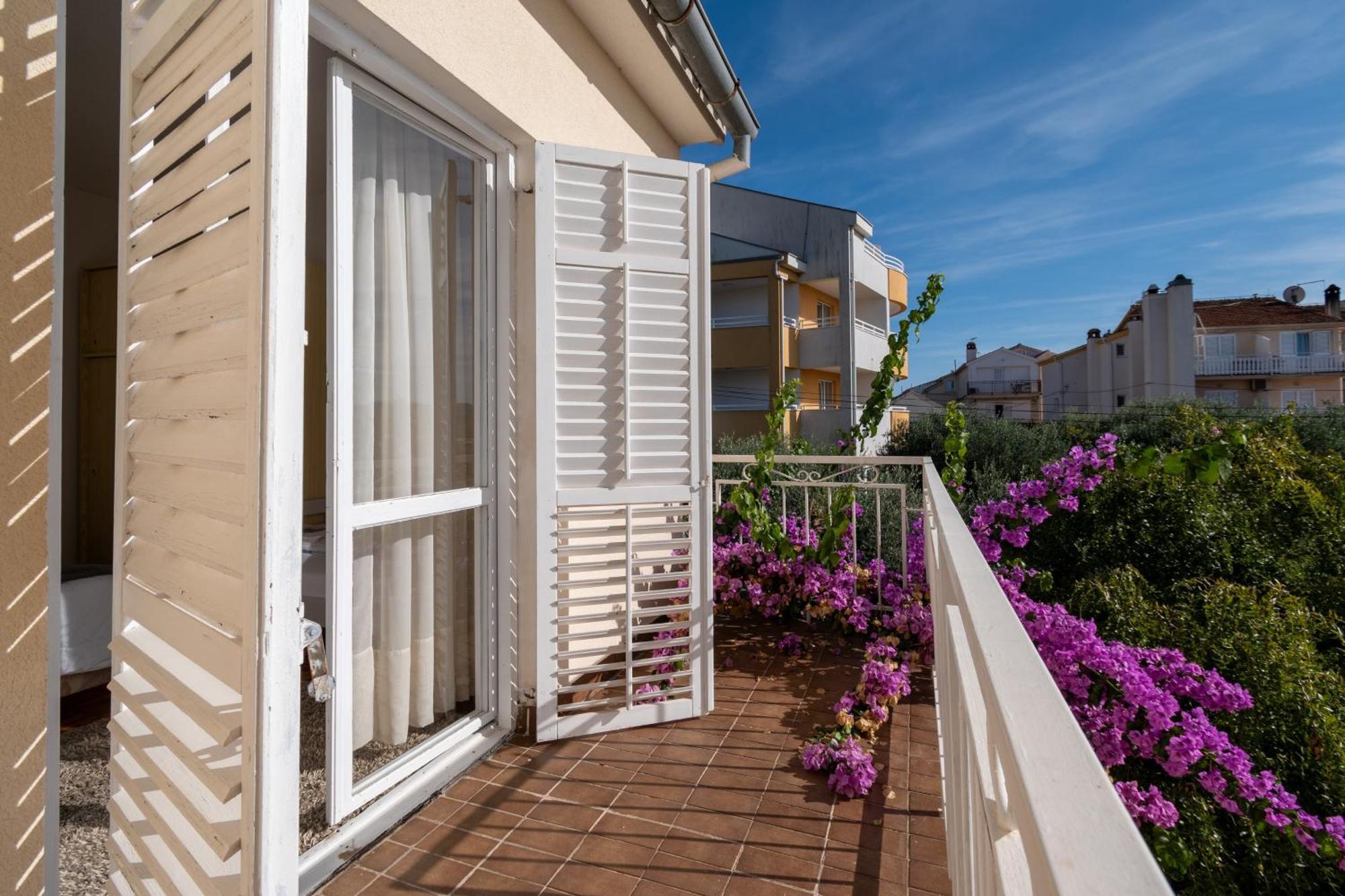 Apartments By The Sea Sukosan, Zadar - 5863 Екстер'єр фото
