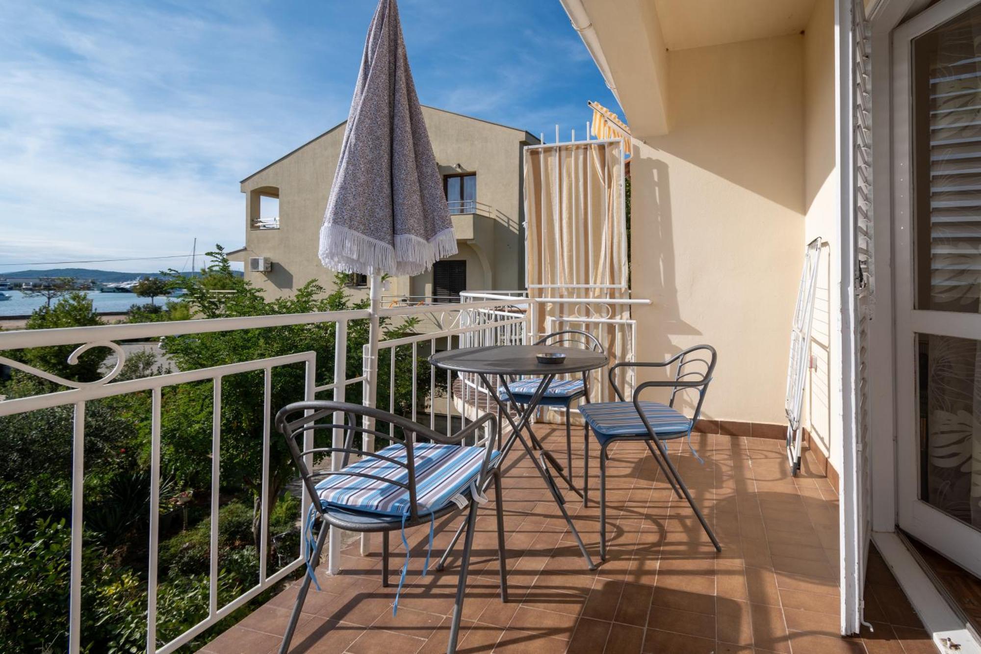 Apartments By The Sea Sukosan, Zadar - 5863 Екстер'єр фото